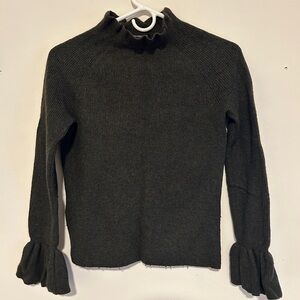 XS Banana Republic Green Bell Sleeve Knit Sweater